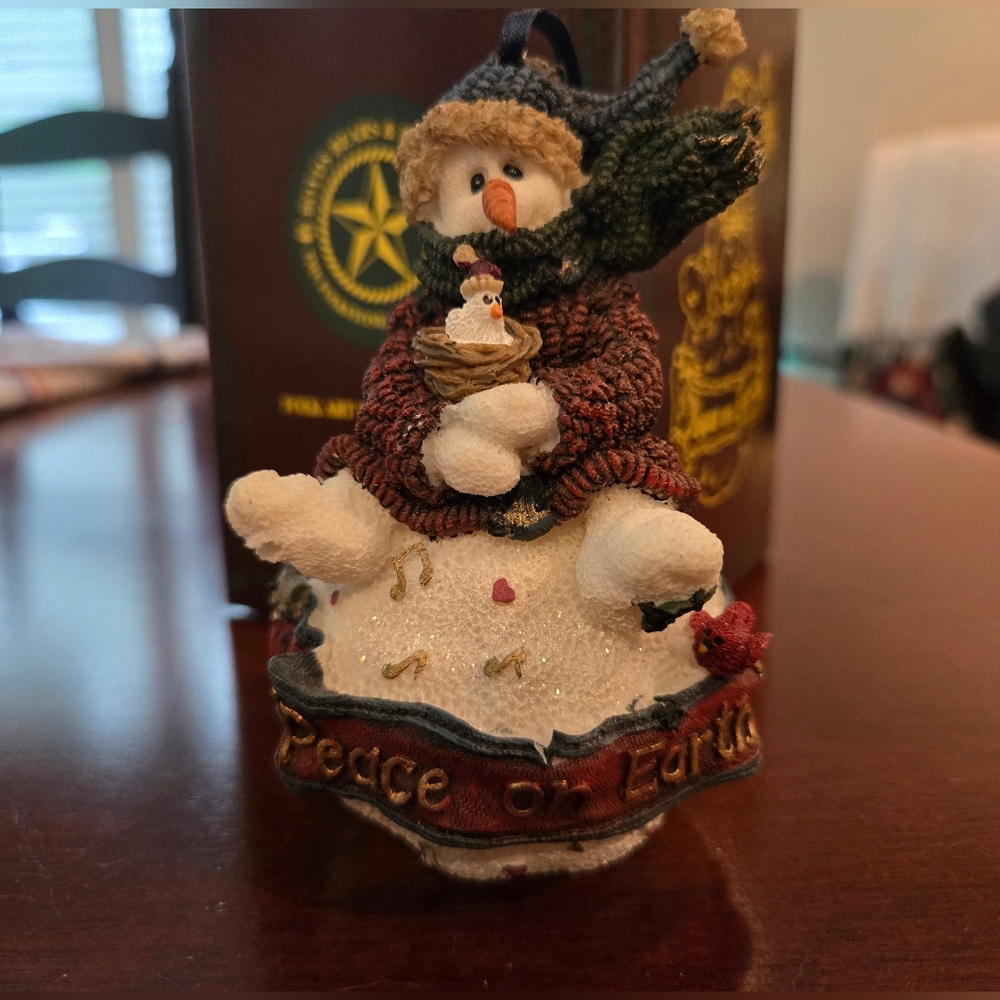 Boyds Bears & Friends Peace On Earth Ornament